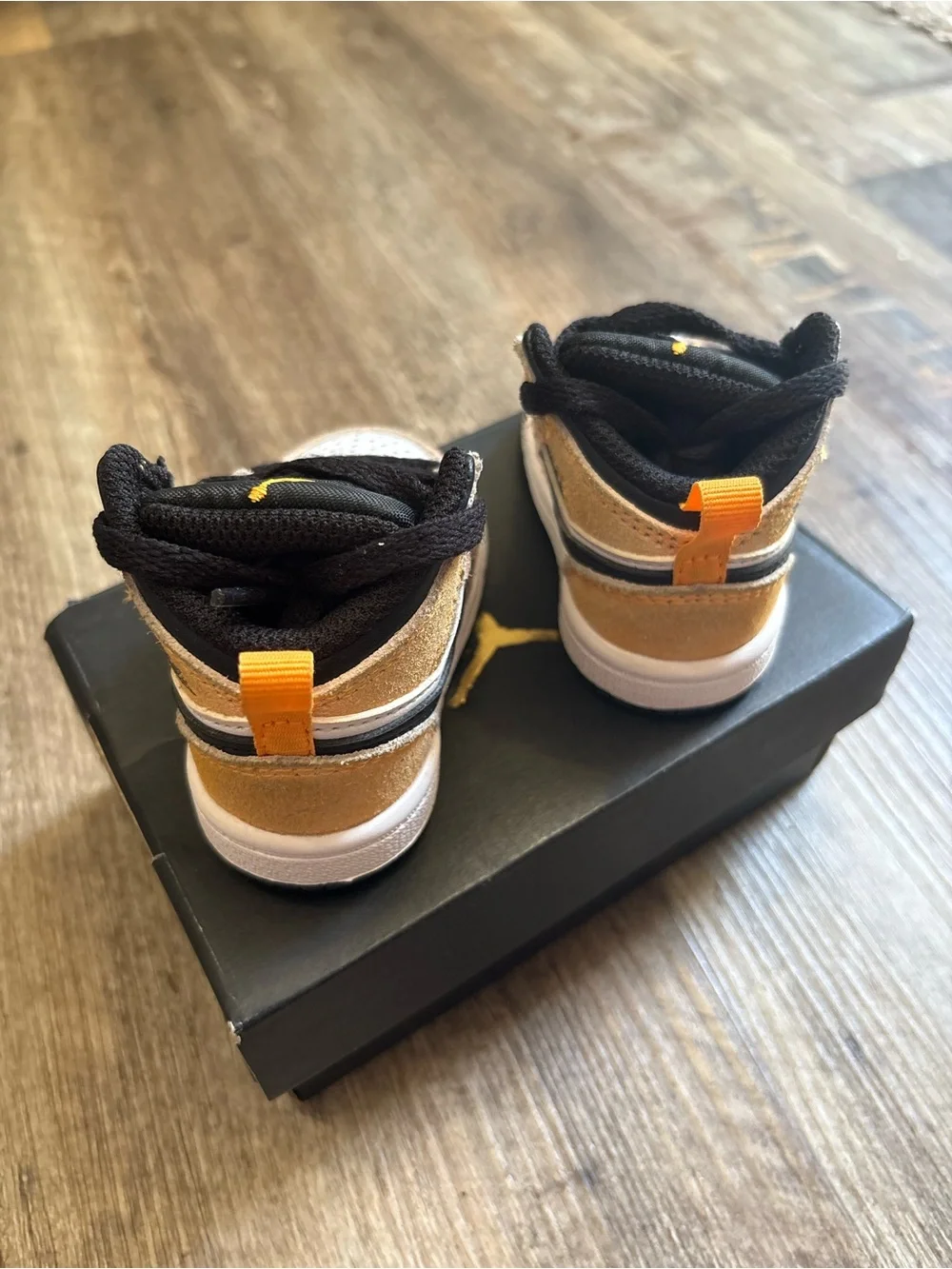 Jordan one’s baby Black & Yellow-Orange